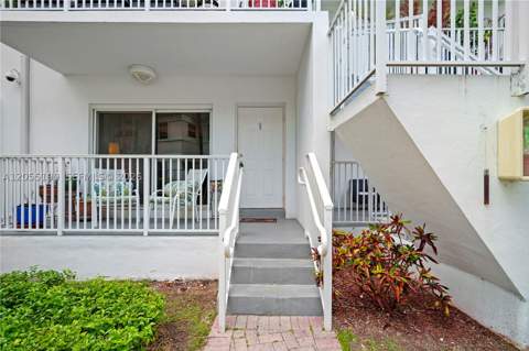 1160 103rd St 6, Bay Harbor Islands FL - photo 8 of 31