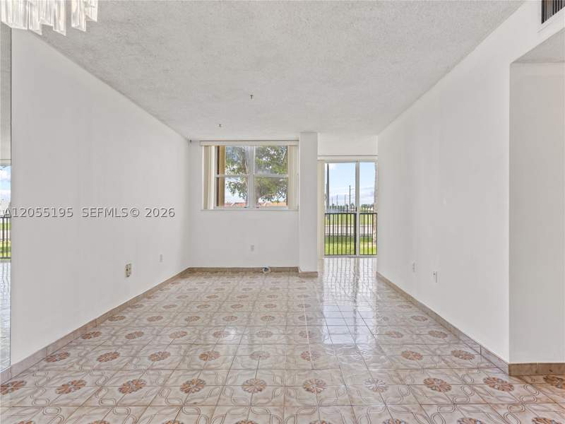 1 bedroom Condominium at 9401 SW 4th St 104, Versaille Gardens I Condo, Miami — photo 2