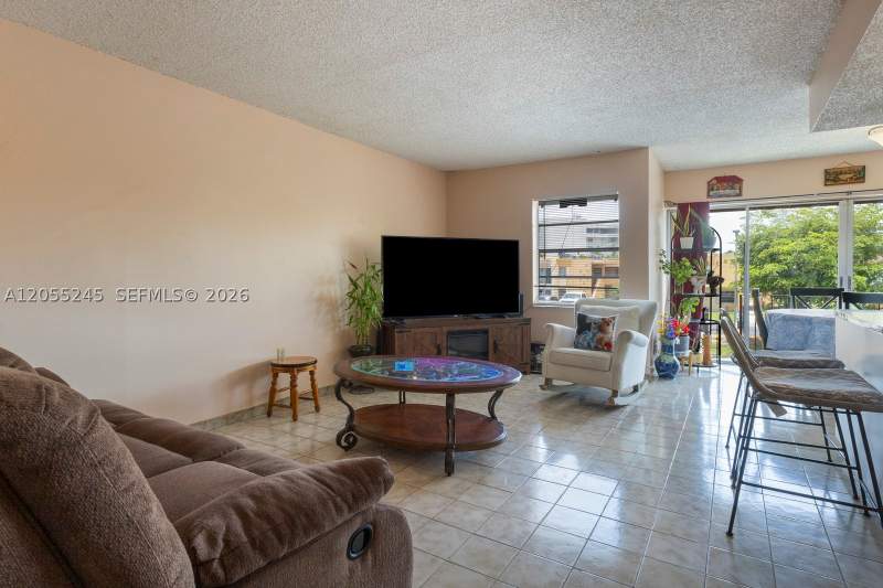 2 bedroom Condominium at 9350 W Flagler St 208B, South Winds Condo West, Miami — photo 4