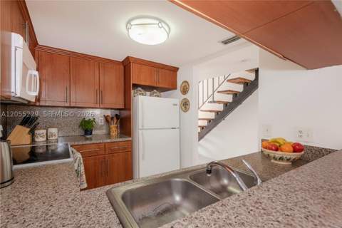 1082 W 79th St 25, Hialeah FL - photo 8 of 19