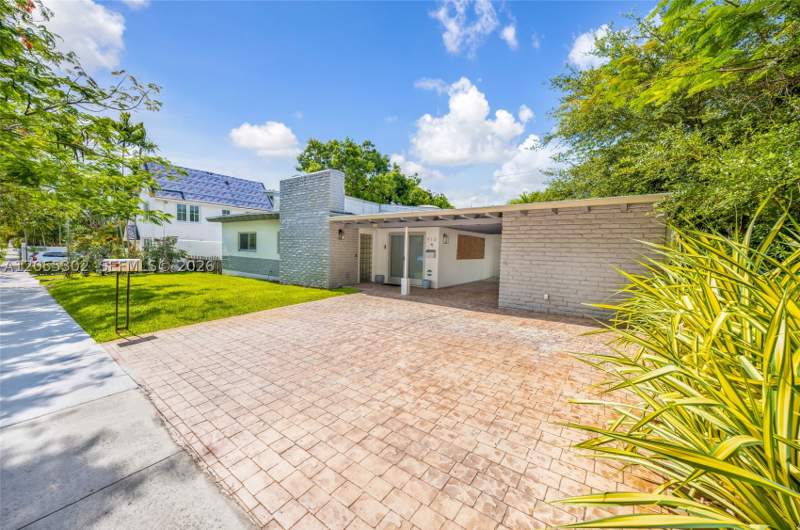 4 bedroom SingleFamilyResidence at 910 NE 81st St, Shorecrest, Miami — photo 2