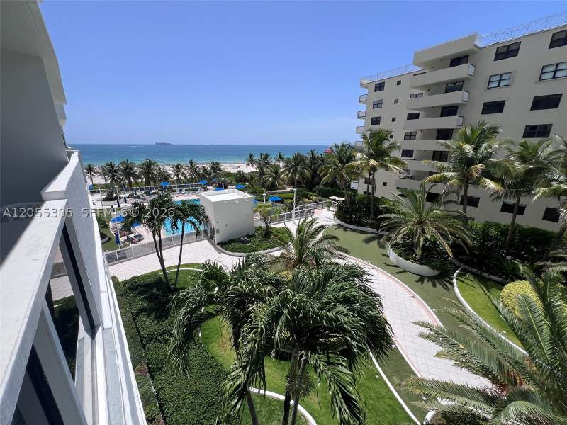 1 bedroom Condominium at 100 Lincoln Rd 634, The Decoplage Condo, Miami Beach — photo 3