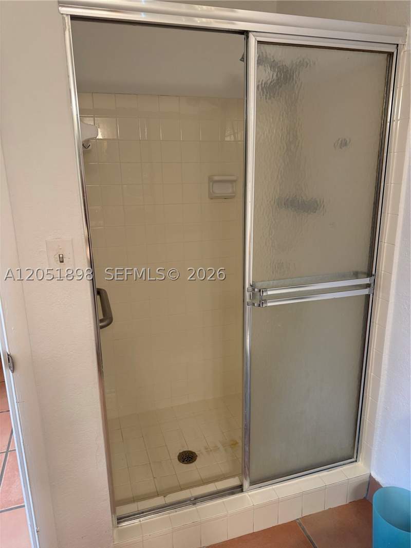 5 bedroom SingleFamilyResidence at 10601 SW 96th St, Kendale Sec 1, Miami — photo 5