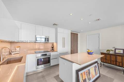 68 SE 6th St 1710, Miami FL - photo 8 of 31