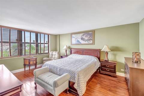 10101 E Bay Harbor Dr 502, Bay Harbor Islands FL - photo 18 of 42
