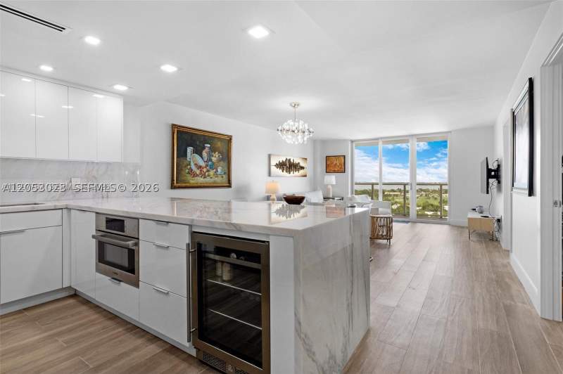 2 bedroom Condominium at 5701 Collins Ave 1707, Arlen Beach Condo, Miami Beach — photo 2