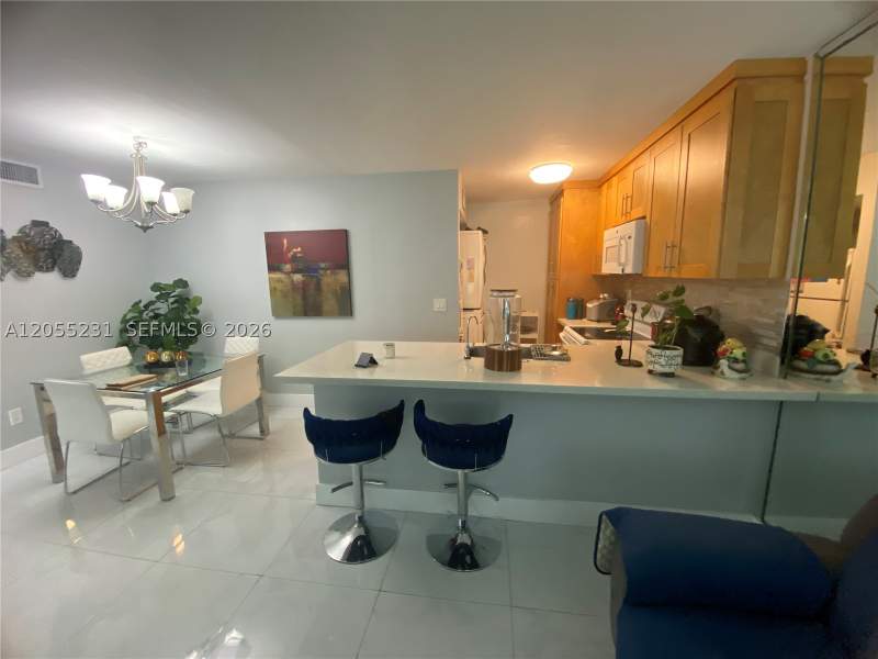 2 bedroom Condominium at 2570 W 67th Pl 12-2, Lago Grande One Condo, Hialeah — photo 3