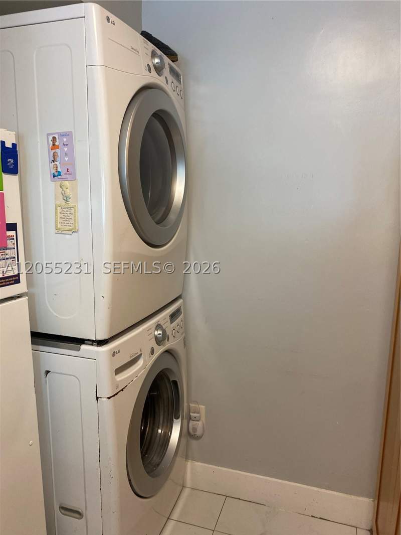 2 bedroom Condominium at 2570 W 67th Pl 12-2, Lago Grande One Condo, Hialeah — photo 4