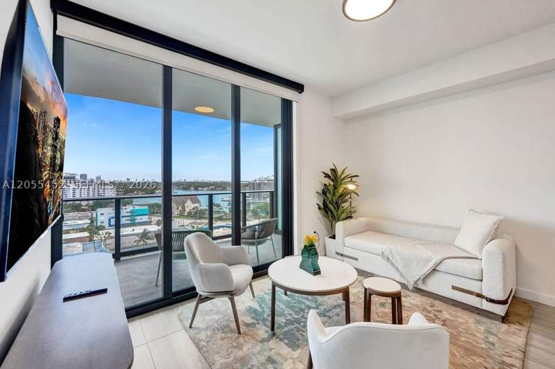 1 bedroom Condominium at 580 72nd 1004, 72 Park, Miami Beach — photo 5