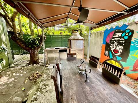 2000 SW 25th St, Miami FL - photo 10 of 14