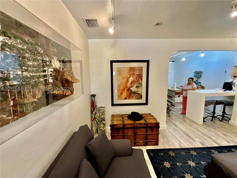 4 bedroom SingleFamilyResidence at 2000 SW 25th St, Crowell Sub, Miami — photo 4