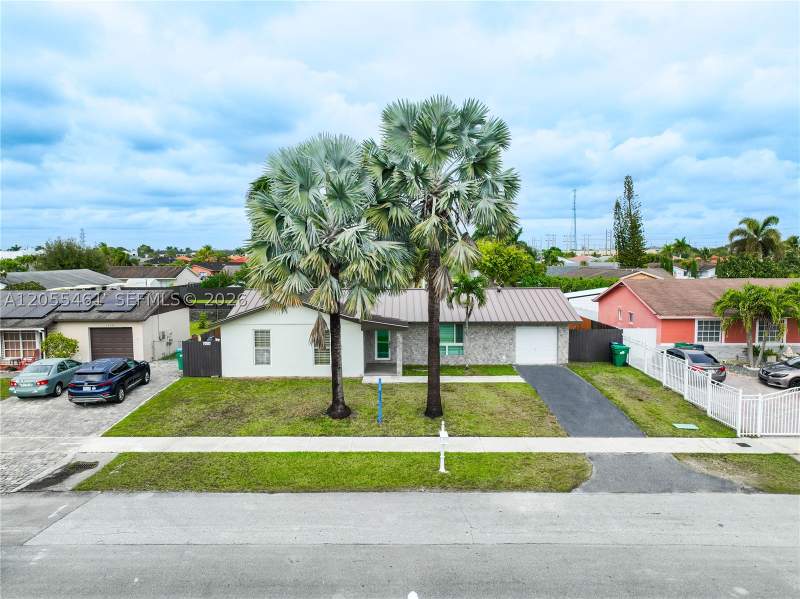3 bedroom SingleFamilyResidence at 13251 SW 254th Ter, Meadow Wood Manor Sec 6, Homestead — photo 5