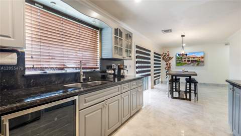 7733 NW 192 St, Hialeah FL - photo 11 of 40