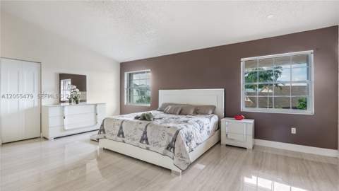 7733 NW 192 St, Hialeah FL - photo 24 of 40