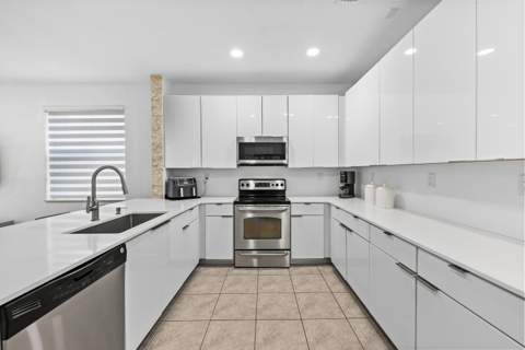 11491 NW 82nd Terrace NW, Doral FL - photo 8 of 31