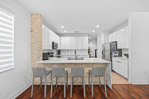 11491 NW 82nd Terrace NW, Doral FL - photo 9 of 31