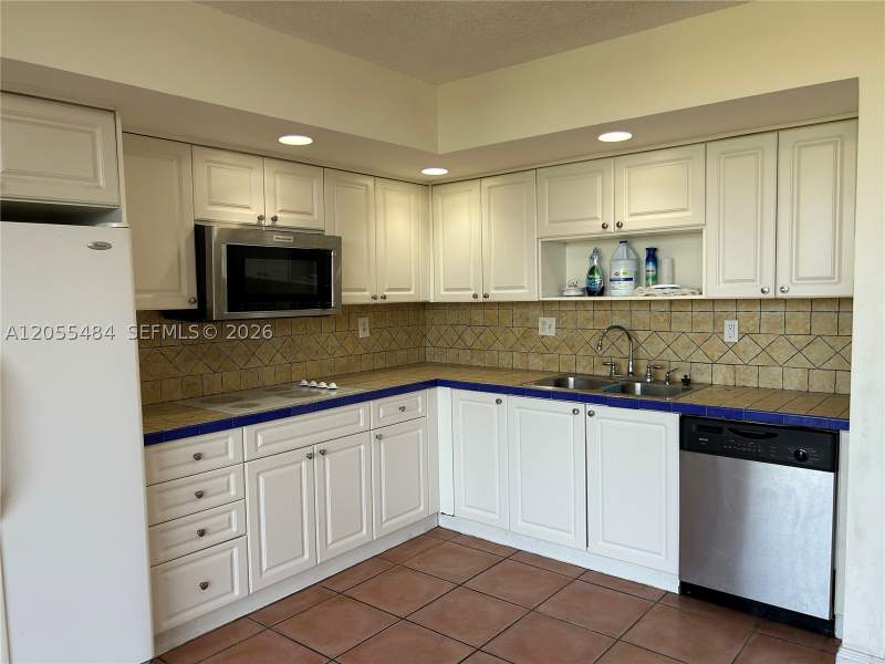 3 bedroom Condominium at 8600 SW 133rd Ave Rd 423, Horizons West Condo #5, Miami — photo 2