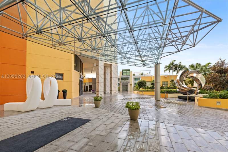 3 bedroom Condominium at 1455 Ocean Dr 1009, Il Villaggio On South Bea, Miami Beach — photo 2