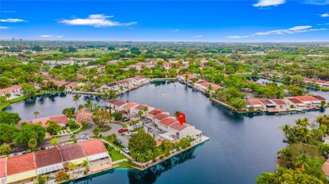 7282 Jacaranda Ln, Miami Lakes FL - photo 7 of 61