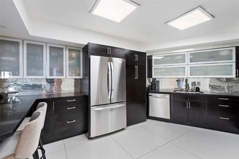 5151 Collins Ave 1420, Miami Beach FL - photo 9 of 35