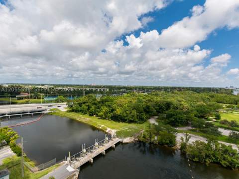 16385 Biscayne Blvd 1103, North Miami Beach FL - photo 17 of 57