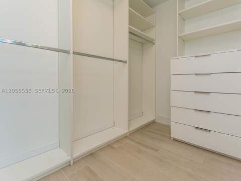 16385 Biscayne Blvd 1103, North Miami Beach FL - photo 22 of 57