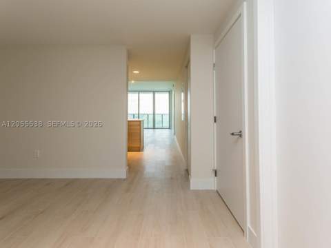 16385 Biscayne Blvd 1103, North Miami Beach FL - photo 7 of 57