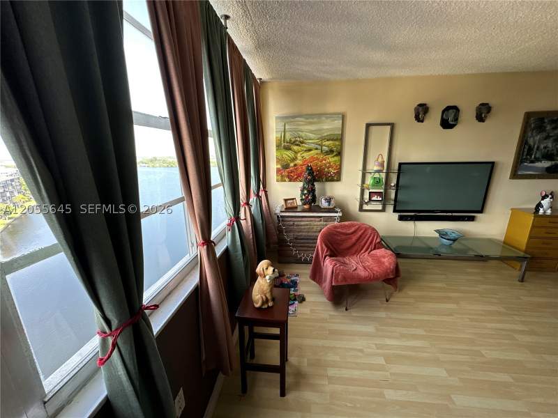 1 bedroom Condominium at 1301 NE Miami Gardens Dr 1403W, Buckley Towers Condo - Ea, Miami — photo 5