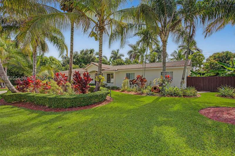4 bedroom SingleFamilyResidence at 11633 SW 102nd Ct, Pine Acres Sec 4, Miami — photo 3