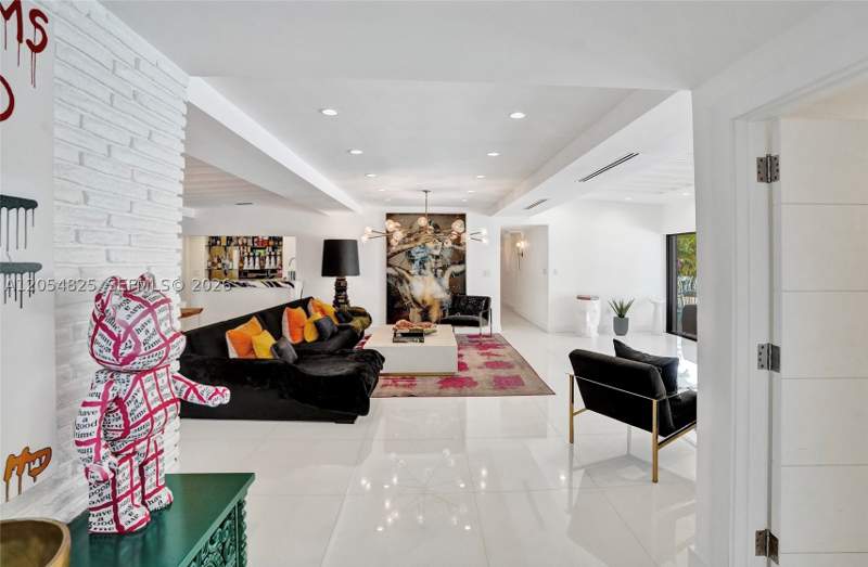 5 bedroom SingleFamilyResidence at 19130 NE 21st Ave, Sky Lake, North Miami Beach — photo 5