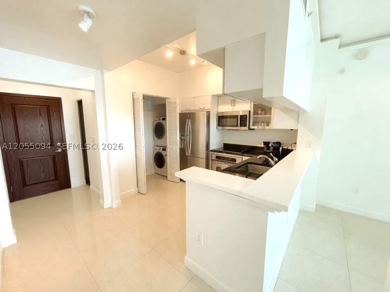 3 bedroom Condominium at 31 SE 5th St 3712, Brickell On The River N T, Miami — photo 4