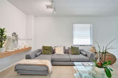 650 NE 191st Ter, Miami FL - photo 16 of 92