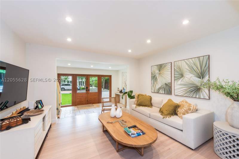 3 bedroom SingleFamilyResidence at 4155 Pamona Ave, Utopia, Miami — photo 3