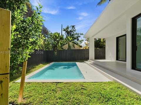 1621 SW 11th Ter, Miami FL - photo 12 of 68