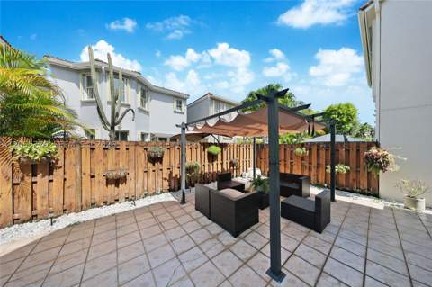 4850 NW 108th Pl, Doral FL - photo 8 of 8