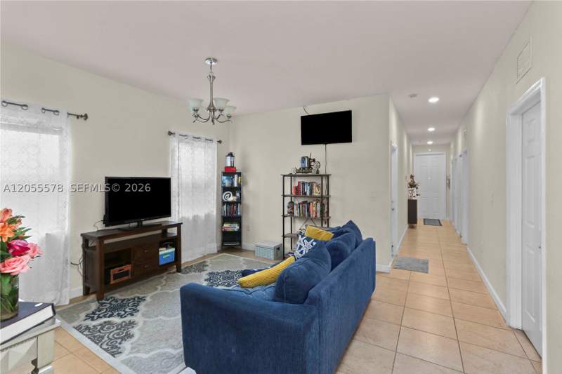 4 bedroom SingleFamilyResidence at 3124 SE 2nd Dr, Fernandos Place, Homestead — photo 2
