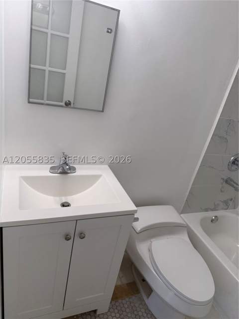 7195 NW 179th St 211, Hialeah FL - photo 10 of 20
