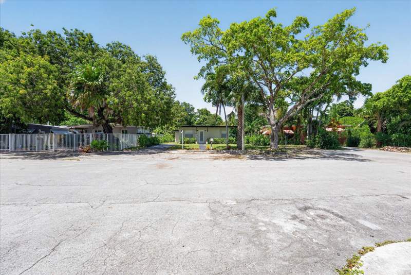3 bedroom SingleFamilyResidence at 1645 NW 121st Street, Sunkist Grove, North Miami — photo 5