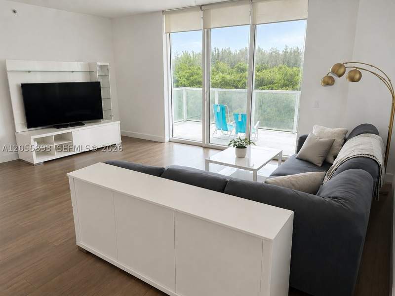 3 bedroom Condominium at 14951 Royal Oaks Ln 409, The Oaks I Condo, North Miami — photo 5