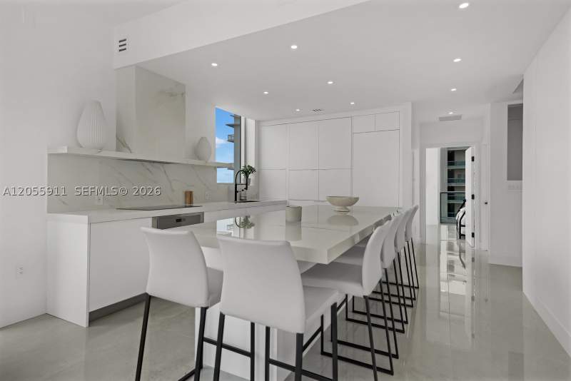 3 bedroom Condominium at 7930 East Dr 1208, Eloquence On The Bay Cond, North Bay Village — photo 3
