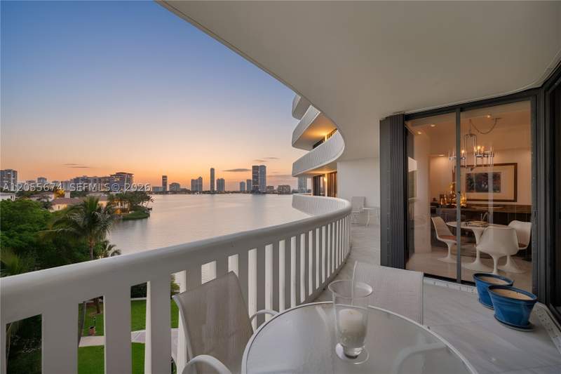 2 bedroom Condominium at 3000 Island Blvd 505, 3000 Isl Blvd Williams Is, Aventura — photo 3