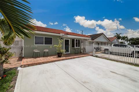 11425 NW 88th Ct, Hialeah Gardens FL - photo 6 of 46