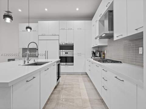 8143 NW 47th Ter, Doral FL - photo 10 of 56