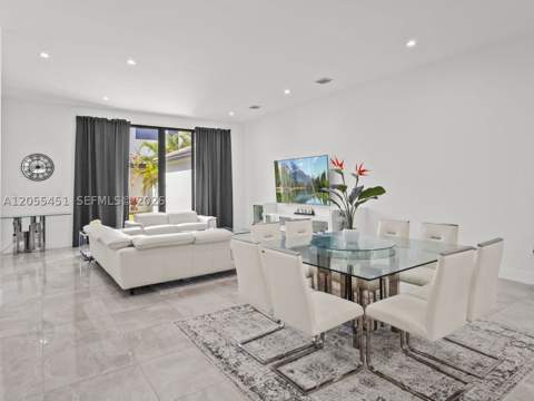 8143 NW 47th Ter, Doral FL - photo 15 of 56