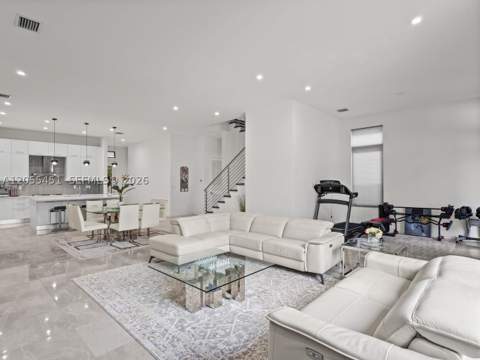 8143 NW 47th Ter, Doral FL - photo 17 of 56