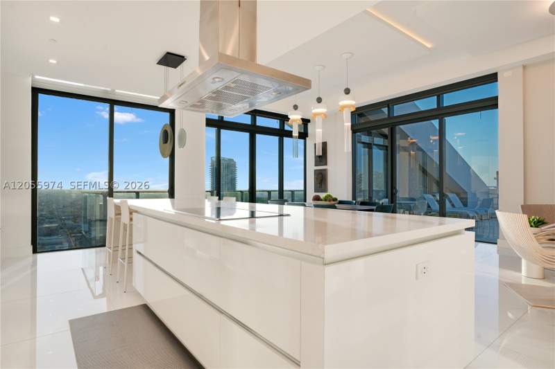 3 bedroom Condominium at 88 SW 7th St Ph 4303, Rise Condo, Miami — photo 2