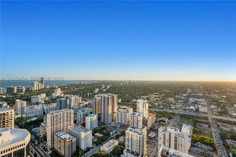 3 bedroom Condominium at 88 SW 7th St Ph 4303, Rise Condo, Miami — photo 3