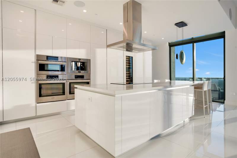 3 bedroom Condominium at 88 SW 7th St Ph 4303, Rise Condo, Miami — photo 5