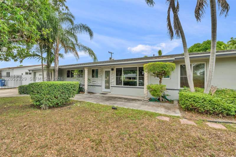 3 bedroom SingleFamilyResidence at 9921 SW 165th Ter, Fairway Park Sec 3, Miami — photo 4