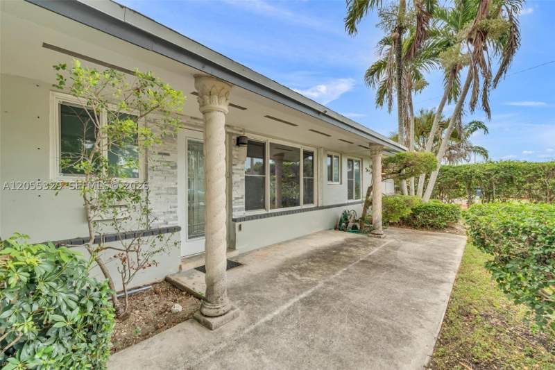 3 bedroom SingleFamilyResidence at 9921 SW 165th Ter, Fairway Park Sec 3, Miami — photo 5